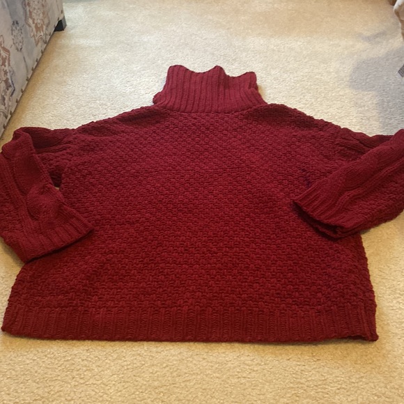 Like new Chunky cable knit red sweater - Picture 9 of 9